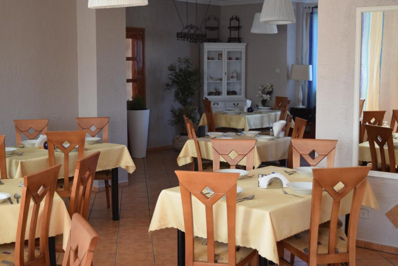Kalmar Bed & Breakfast ดาร์โลฟโก ภายนอก รูปภาพ