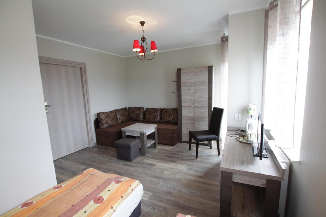 Kalmar Bed & Breakfast ดาร์โลฟโก ภายนอก รูปภาพ