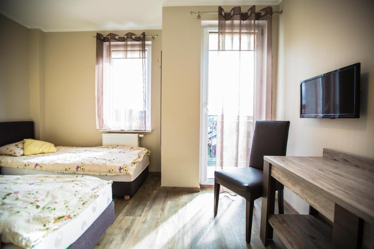 Kalmar Bed & Breakfast ดาร์โลฟโก ภายนอก รูปภาพ