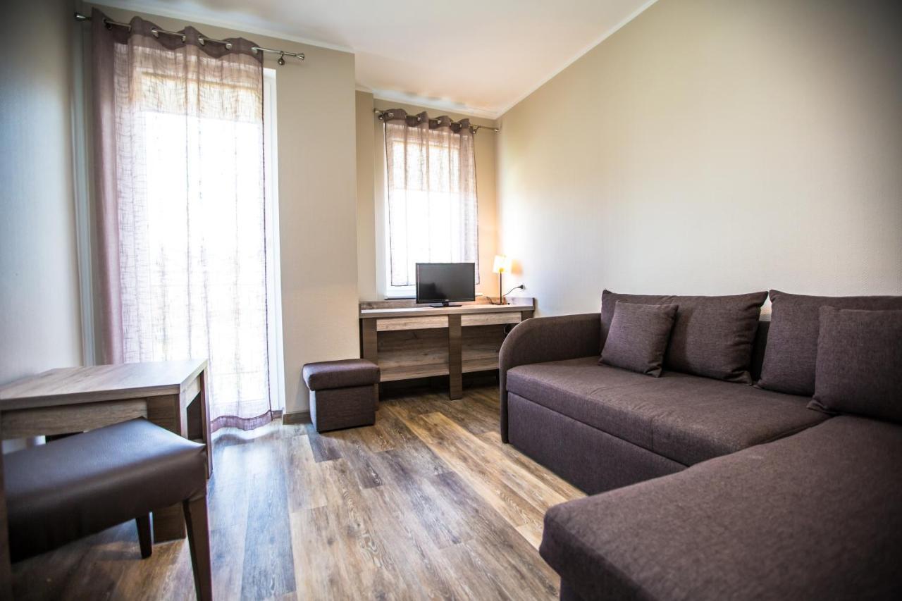 Kalmar Bed & Breakfast ดาร์โลฟโก ภายนอก รูปภาพ