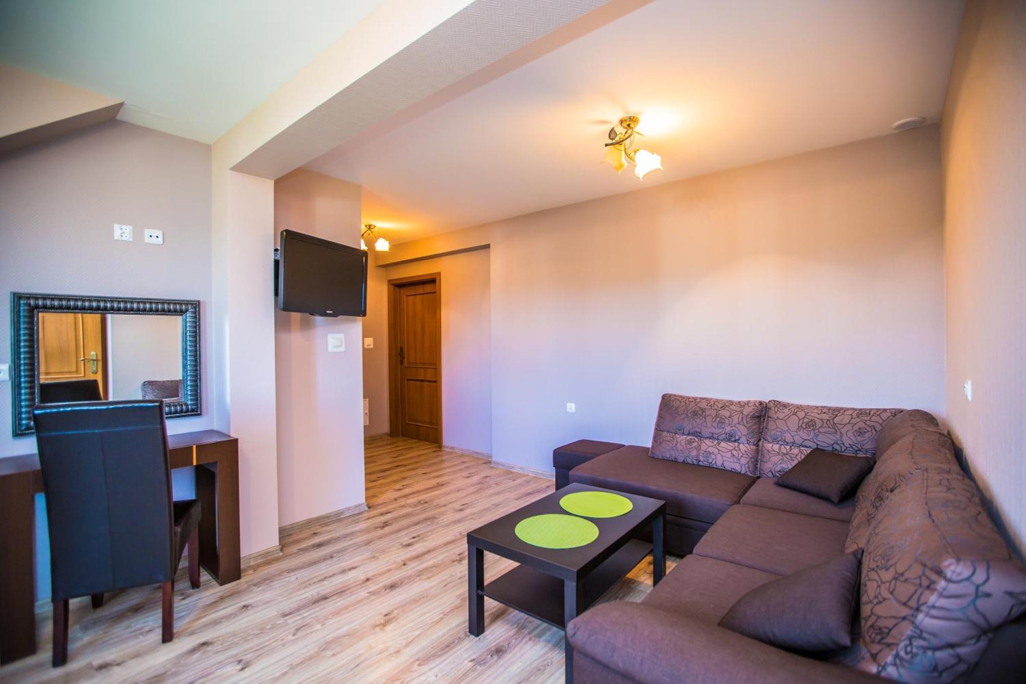 Kalmar Bed & Breakfast ดาร์โลฟโก ภายนอก รูปภาพ